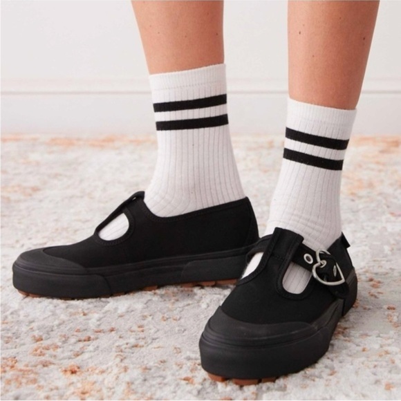 🆕Vans Canvas Heart Buckle Mary Janes - Picture 13 of 14